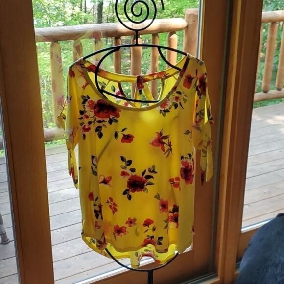 New York Laundry Cold Shoulder Ties Short Sleeve Yellow Floral Sz XXL Top Tunic - Picture 1 of 8